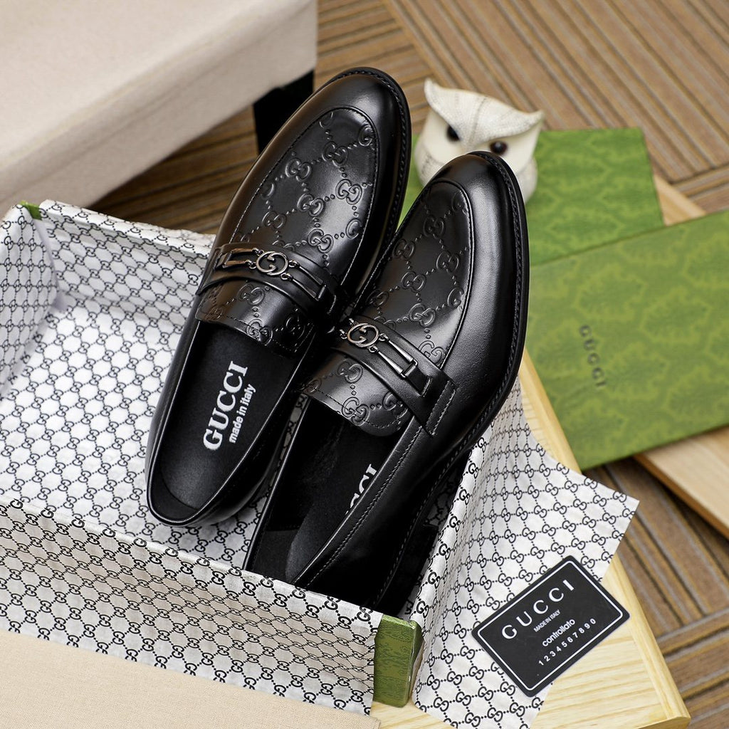 Gucci Black Textured Slip-On Loafers